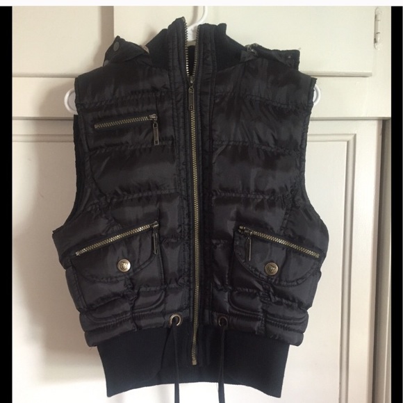 Black Vest with Removable Faux Fur - Picture 5 of 8